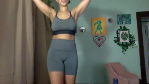 Snapshot of hunyybunz chatting on 01.07.25 Goddess Hunyy online show from 01.07.25