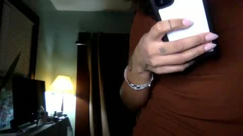 Snapshot of hunyybunz chatting on 03.01.25 Goddess Hunyy online show from 03.01.25