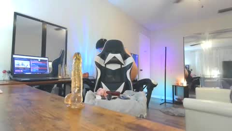 hustlebunni7 online show from 11.05.25