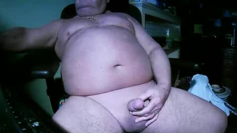 Snapshot of hwait121 chatting on 02.11.26 hwait121 online show from 02.11.26