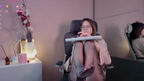 Miley. PVT open i have extra prices on nude show  online show from 03.26.26