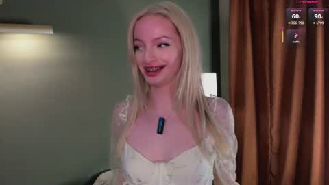Snapshot of hypno_eyes_babe chatting on 06.10.26 Kate online show from 06.10.26