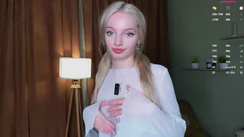 Snapshot of hypno_eyes_babe chatting on 06.21.26 Kate online show from 06.21.26