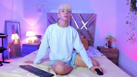 Son Hyunjin online show from 03.09.26