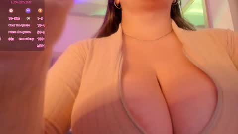 Snapshot of i_akane chatting on 09.22.25 Akane online show from 09.22.25