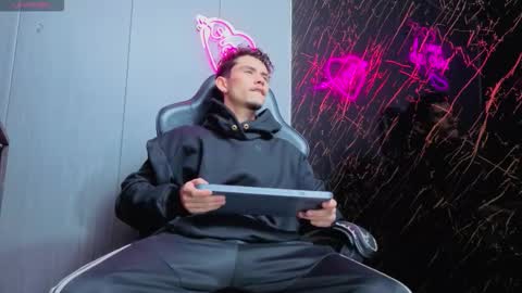 kelvis online show from 11.09.25