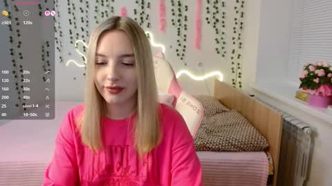 Snapshot of i_am_your_fruit chatting on 10.30.25 Mia nice to meet you online show from 10.30.25