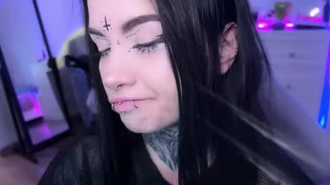 Snapshot of i_died_again chatting on 10.26.25 Asya online show from 10.26.25