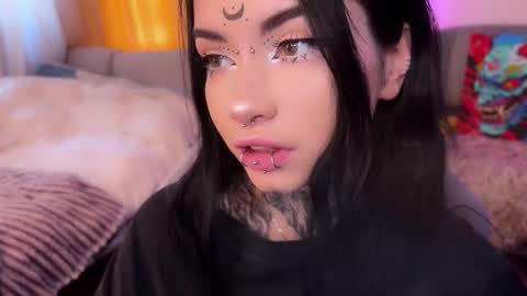 Snapshot of i_died_again chatting on 11.15.25 Asya online show from 11.15.25