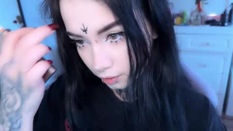 Snapshot of i_died_again chatting on 11.27.25 Asya online show from 11.27.25