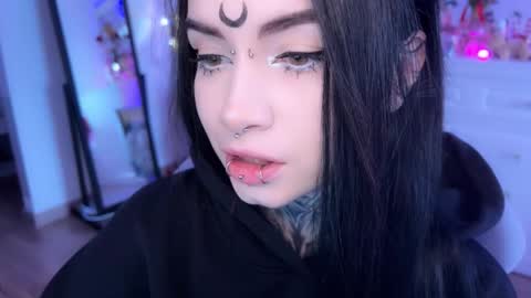 Snapshot of i_died_again chatting on 11.28.25 Asya online show from 11.28.25