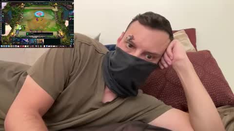 Snapshot of i_o_ro chatting on 11.03.25 i o ro online show from 11.03.25