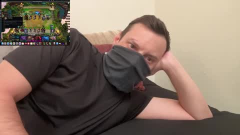 Snapshot of i_o_ro chatting on 12.05.25 i o ro online show from 12.05.25