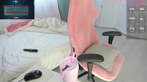 Snapshot of i_want_you_eva chatting on 03.10.25 HiI am  EvaPVT is open  online show from 03.10.25