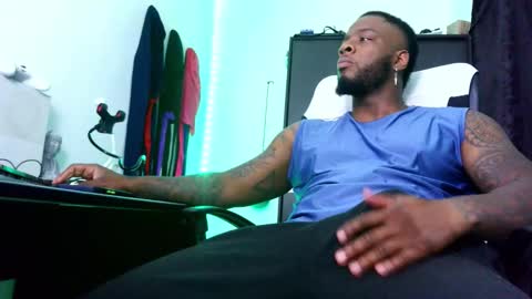 Mr H Independent model online show from 10.30.25