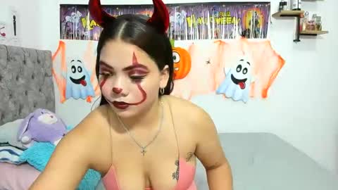 iam_mai online show from 10.31.25