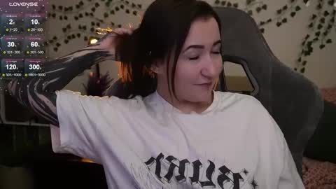 Snapshot of iam_meg chatting on 11.09.25 Meg online show from 11.09.25