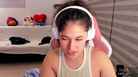 Snapshot of iam_nikki chatting on 09.30.25 On instagram Imm NikkiHelp me reach 100 likes online show from 09.30.25