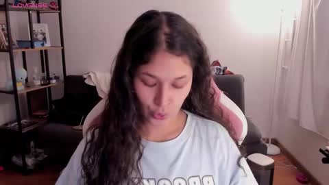 Snapshot of iam_nikki chatting on 12.14.25 On instagram Imm NikkiHelp me reach 100 likes online show from 12.14.25