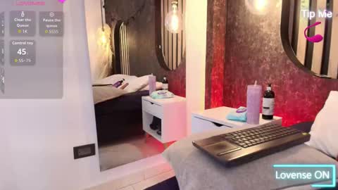 Snapshot of iam_salome_ chatting on 11.15.25 salome online show from 11.15.25