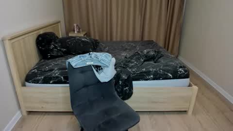 Snapshot of iamcassidy chatting on 09.29.25 Cassie STREAMS HERE EVERYDAY online show from 09.29.25