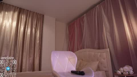 Snapshot of iamclaire_ chatting on 02.16.25 Claire online show from 02.16.25