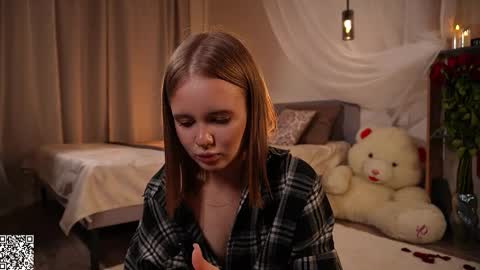 Snapshot of iamclaire_ chatting on 11.15.25 Claire online show from 11.15.25