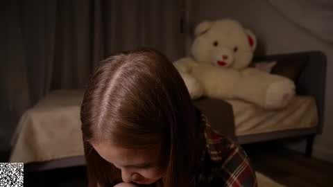 Snapshot of iamclaire_ chatting on 11.30.25 Claire online show from 11.30.25