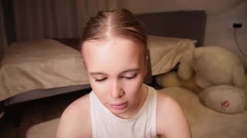 Snapshot of iamclaire_ chatting on 12.14.25 Claire online show from 12.14.25