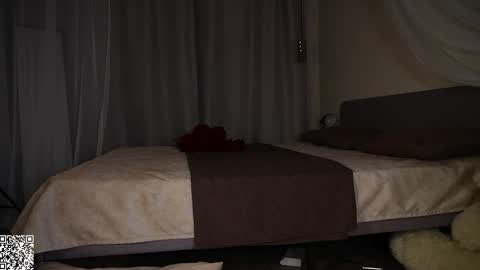 Snapshot of iamclaire_ chatting on 12.20.25 Claire online show from 12.20.25