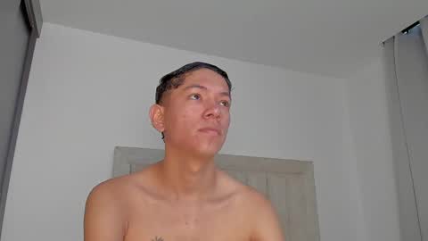 Snapshot of iamjulian_ chatting on 04.22.26 Juliiiiian online show from 04.22.26