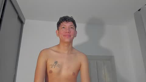 Snapshot of iamjulian_ chatting on 05.16.26 Juliiiiian online show from 05.16.26