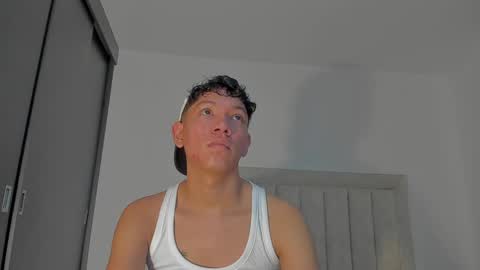 Snapshot of iamjulian_ chatting on 05.28.26 Juliiiiian online show from 05.28.26