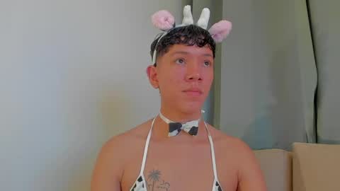 Snapshot of iamjulian_ chatting on 05.29.26 Juliiiiian online show from 05.29.26
