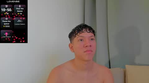 Snapshot of iamjulian_ chatting on 05.30.26 Juliiiiian online show from 05.30.26