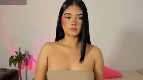 Snapshot of iamjulietaa chatting on 03.04.25 online show from 03.04.25