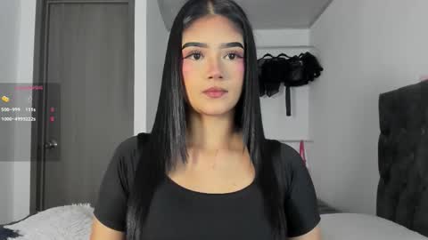 Snapshot of iamjulietaa chatting on 10.13.25 online show from 10.13.25