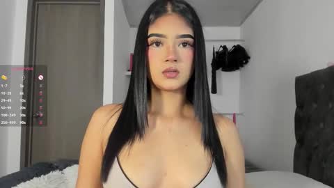 Snapshot of iamjulietaa chatting on 10.14.25 online show from 10.14.25