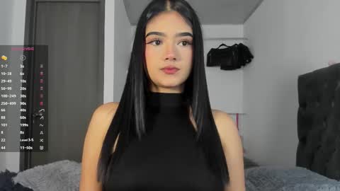 Snapshot of iamjulietaa chatting on 10.29.25 online show from 10.29.25