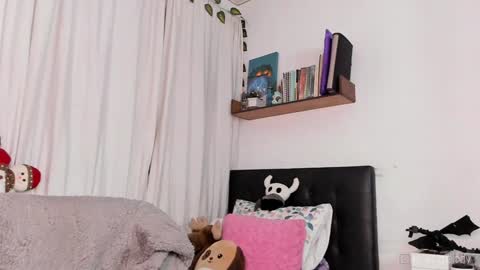 Snapshot of iammelody_ chatting on 12.27.24 Mel  online show from 12.27.24