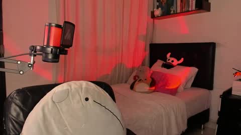 Snapshot of iammelody_ chatting on 09.17.25 Mel  online show from 09.17.25