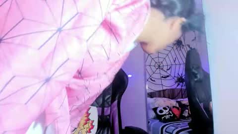 Snapshot of iamnayuta chatting on 10.25.25 Nayuta online show from 10.25.25