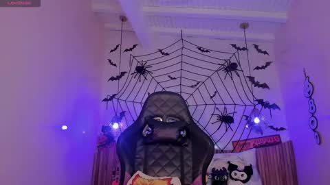 Snapshot of iamnayuta chatting on 10.26.25 Nayuta online show from 10.26.25