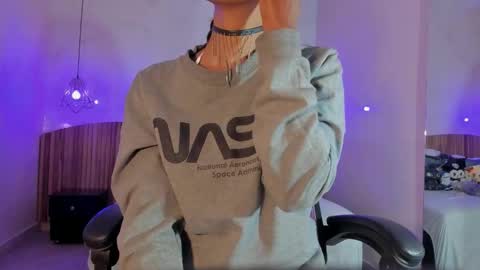 Snapshot of iamnayuta chatting on 11.17.25 Nayuta online show from 11.17.25