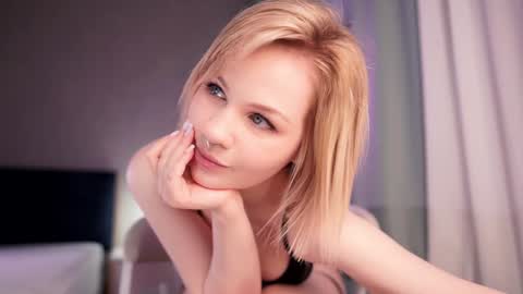 Snapshot of iamninamint chatting on 01.18.25 Nina online show from 01.18.25