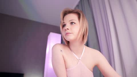 Snapshot of iamninamint chatting on 01.21.25 Nina online show from 01.21.25