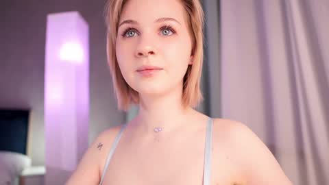 Snapshot of iamninamint chatting on 01.26.25 Nina online show from 01.26.25