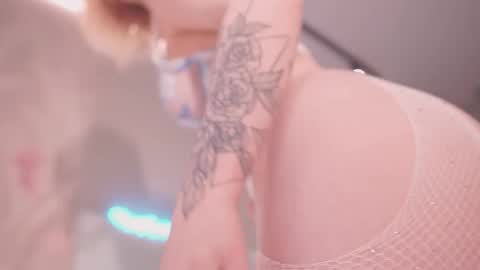 Snapshot of iamninamint chatting on 09.30.25 Nina online show from 09.30.25