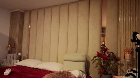 Nyxy online show from 12.17.25