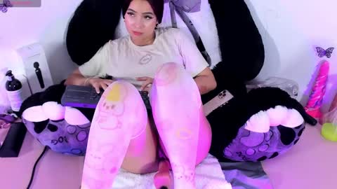 Steph - Online Again   - 1 DECEMBER online show from 01.22.25